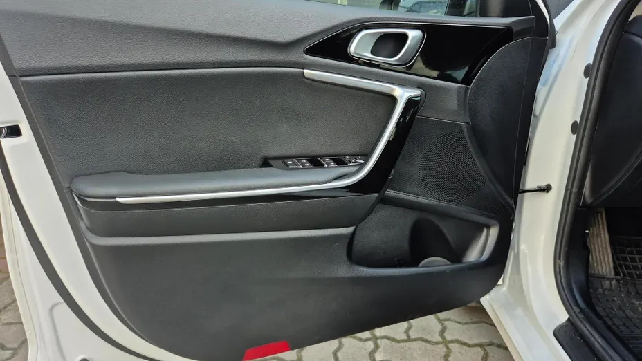 KIA Cee'd Ceed 1.5 T-GDI Tribute DCT