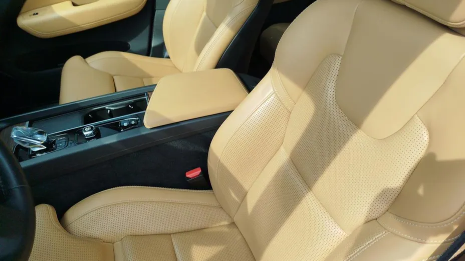 VOLVO XC60 XC60 B4 B Plus Dark aut