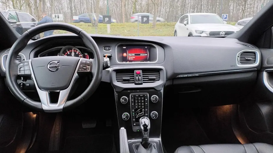 VOLVO V40 Cross Country V40 CC T3 Drive-E Summum aut