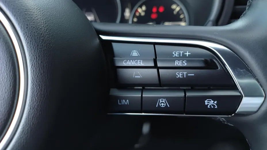 MAZDA 3 3 2.0 mHEV AWD Takumi aut