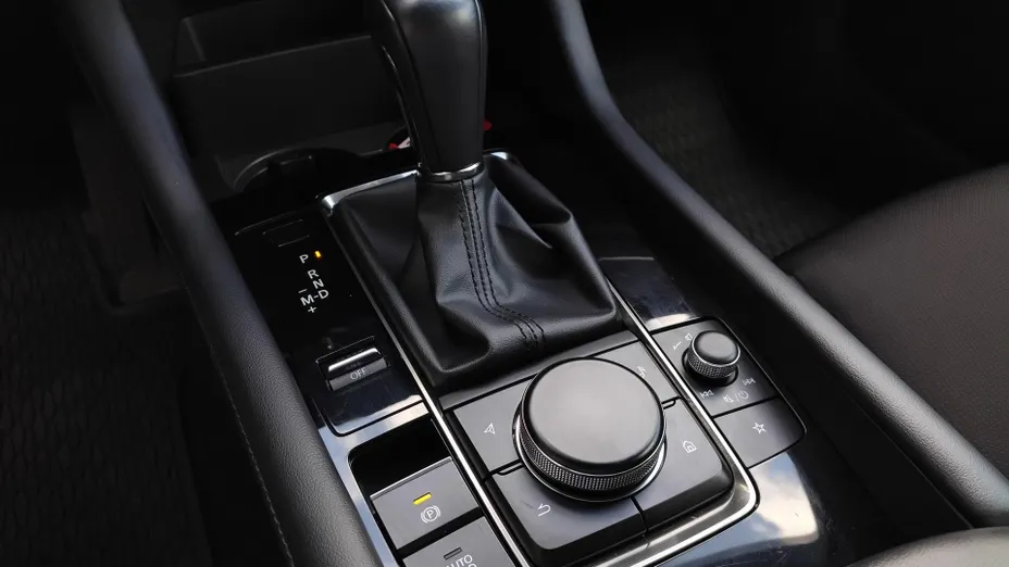 MAZDA 3 3 2.0 mHEV Kanjo aut