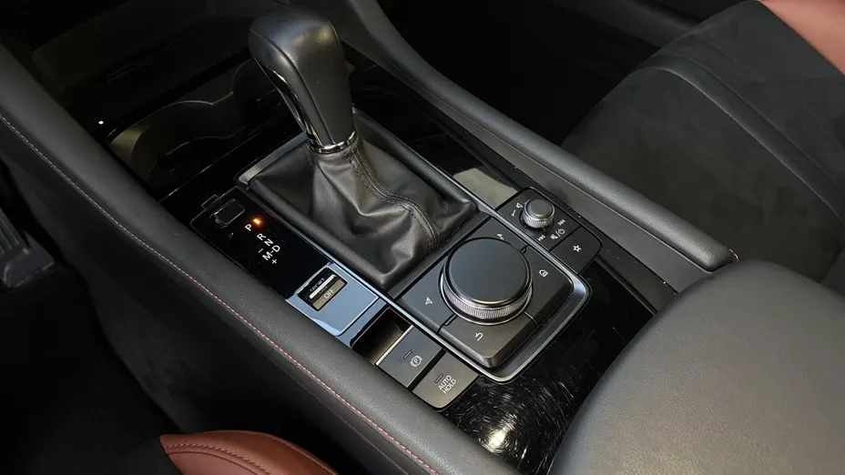 MAZDA 3 3 2.0 mHEV Nagisa aut