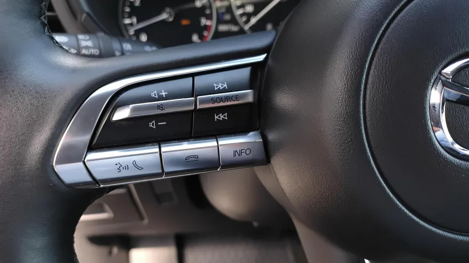 MAZDA 3 3 2.0 mHEV Kanjo aut