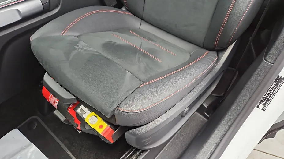 MERCEDES-BENZ GLB GLB 200 d AMG Line 8G-DCT