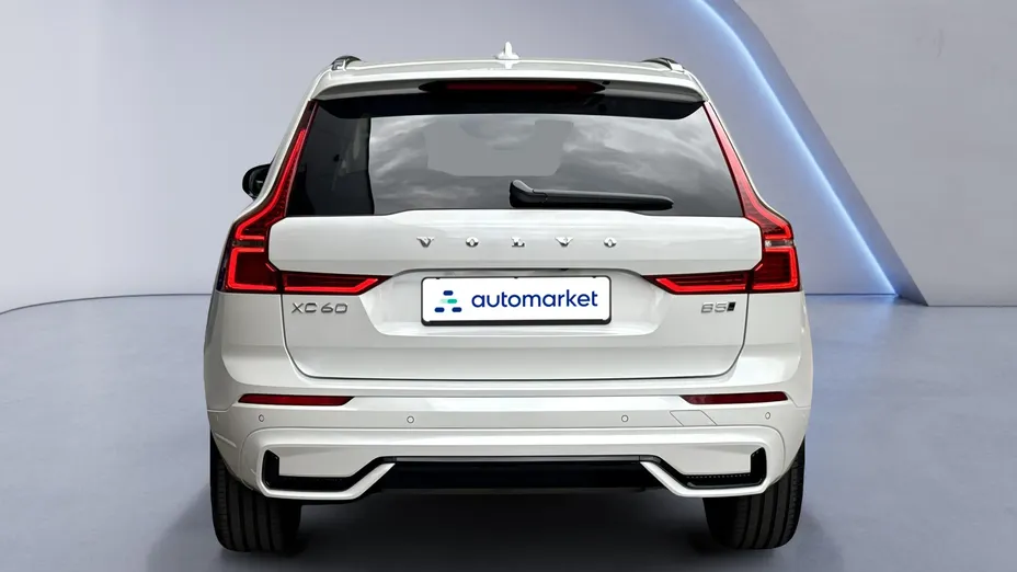 VOLVO XC60 XC60 B5 B AWD Plus Dark aut