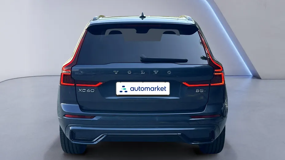 VOLVO XC60 XC60 B5 B AWD Plus Dark aut