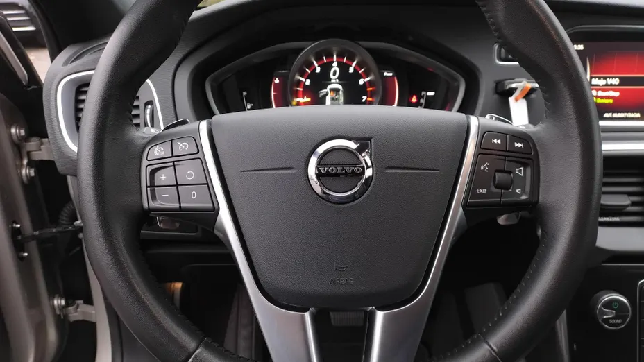 VOLVO V40 Cross Country V40 CC T3 Drive-E Summum aut