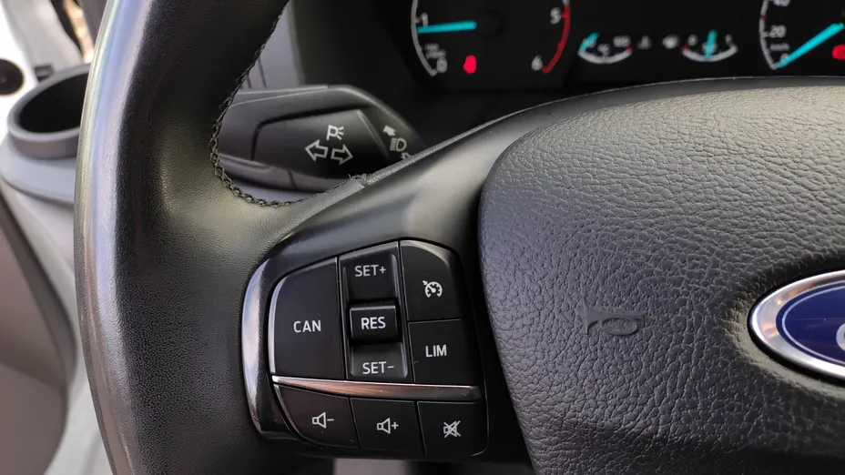 FORD Transit Custom Transit Custom Kombi 320 L2H1 Trend