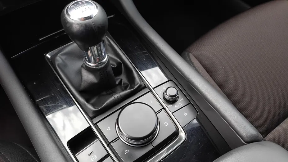 MAZDA 3 3 2.0 mHEV Kanjo