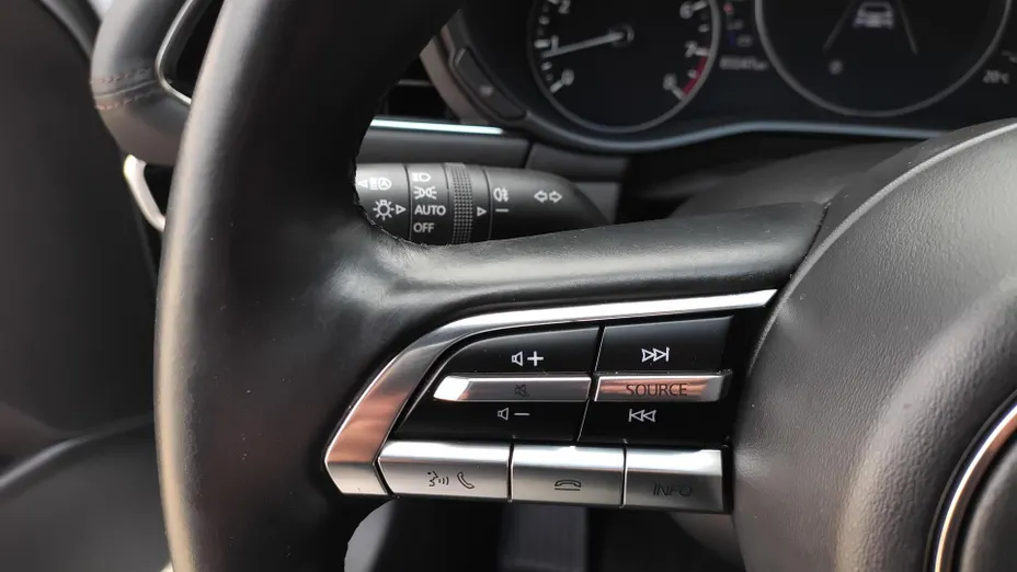 MAZDA 3 3 2.0 mHEV Kanjo