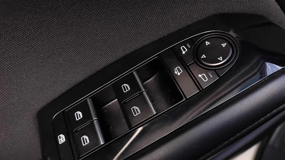 MAZDA 3 3 2.0 mHEV Kanjo aut