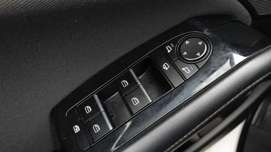 MAZDA 3 3 2.0 mHEV Kanjo