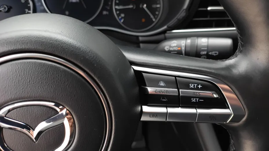 MAZDA 3 3 2.0 mHEV Kanjo