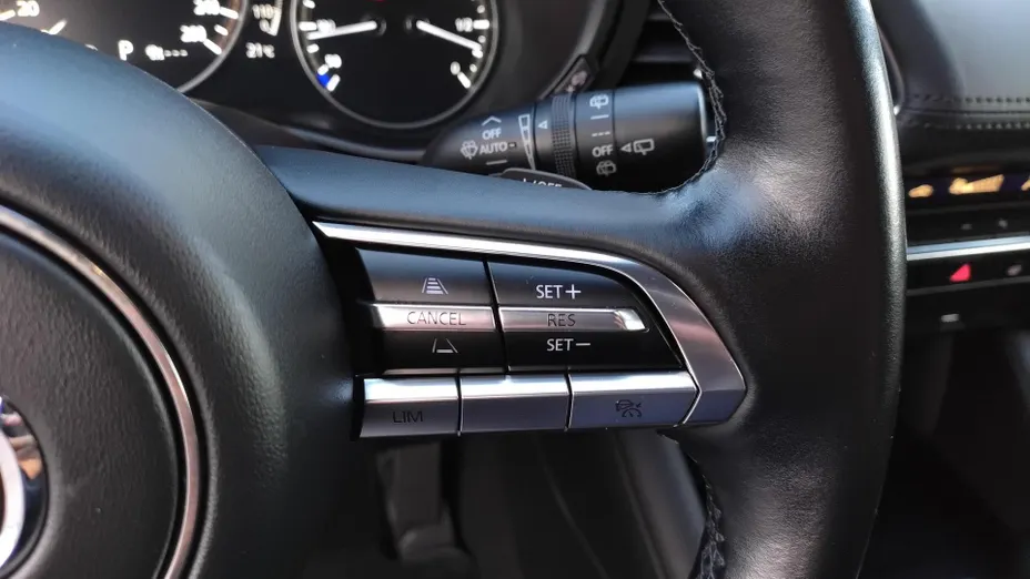 MAZDA 3 3 2.0 mHEV Kanjo aut