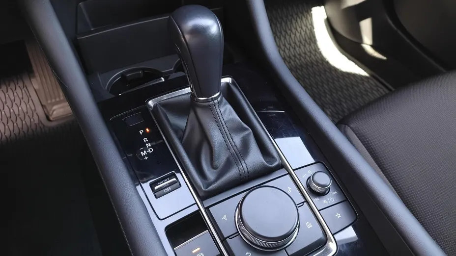 MAZDA 3 3 2.0 mHEV Kanjo aut