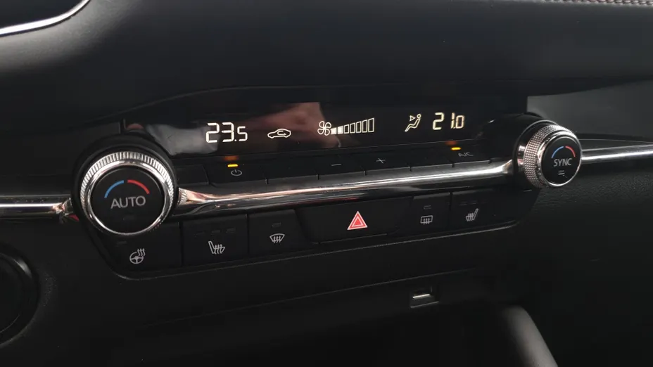 MAZDA 3 3 2.0 mHEV Kanjo