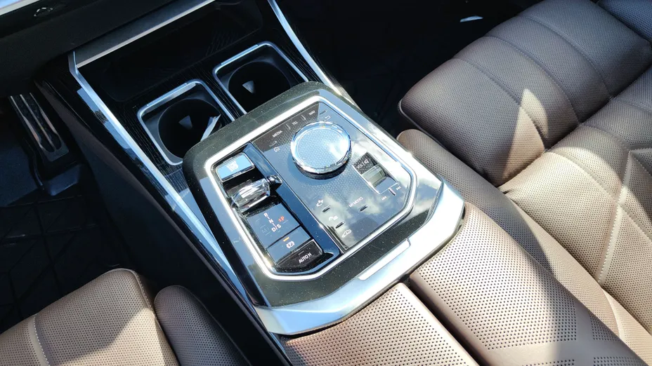 BMW Seria 7 750e PHEV xDrive M Sport sport-aut