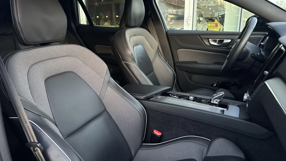 VOLVO V60 V60 B4 D Plus Dark aut