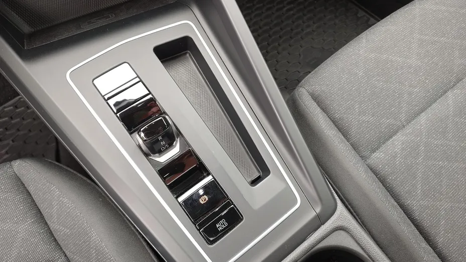 VOLKSWAGEN Golf Golf VIII 1.0 eTSI Life DSG