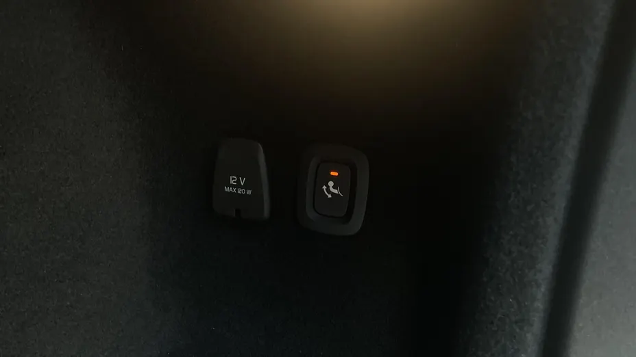 VOLVO V60 V60 T6 AWD Plug-In Hybrid Ultra Dark aut