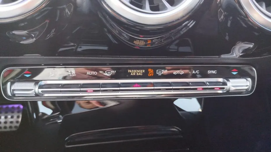 MERCEDES-BENZ A Klasa A 220 4-Matic AMG Line 8G-DCT