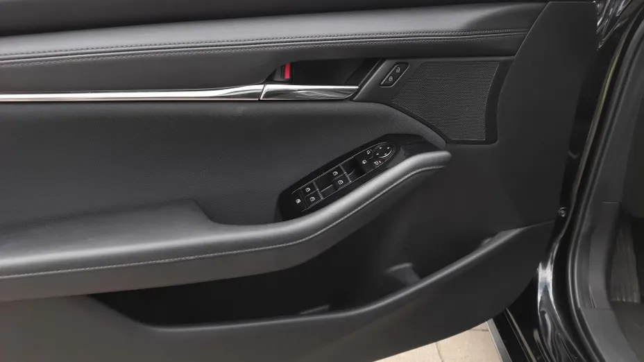 MAZDA 3 3 2.0 mHEV Kanjo