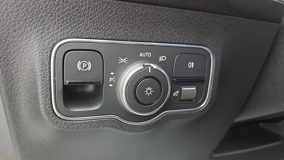 MERCEDES-BENZ GLB GLB 200 d AMG Line 8G-DCT