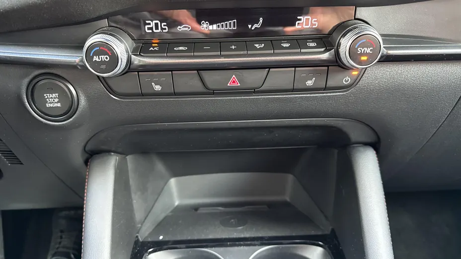 MAZDA 3 3 2.0 mHEV Nagisa aut