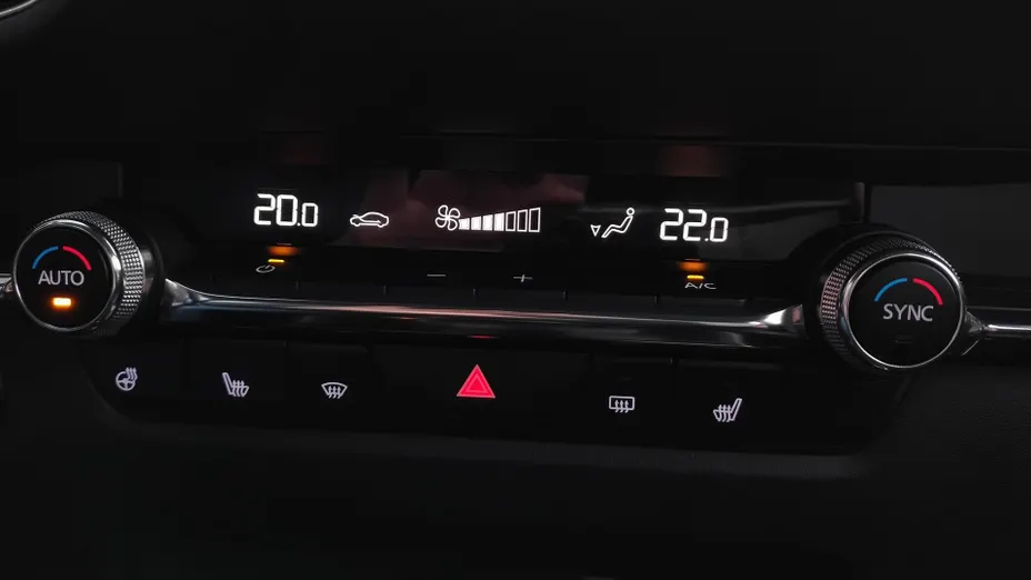 MAZDA CX-30 CX-30 2.0 mHEV Hikari 2WD aut