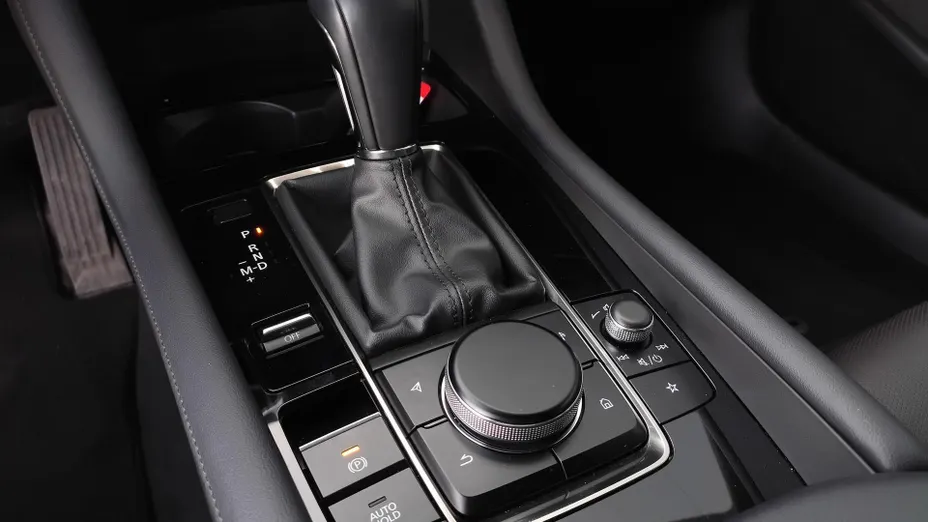 MAZDA 3 3 2.0 mHEV AWD Takumi aut