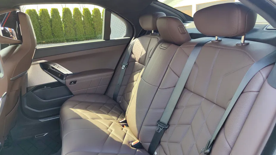 BMW Seria 7 750e PHEV xDrive M Sport sport-aut