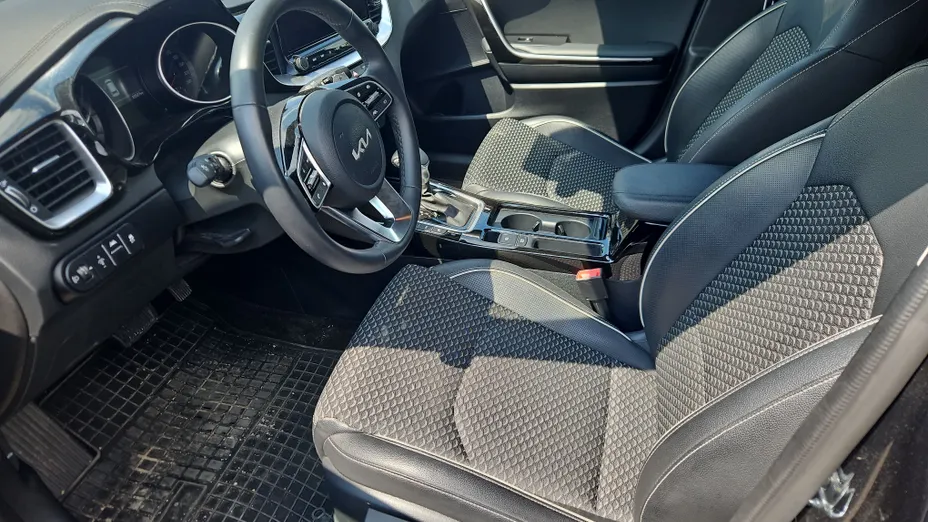 KIA Cee'd Ceed 1.5 T-GDI Tribute DCT