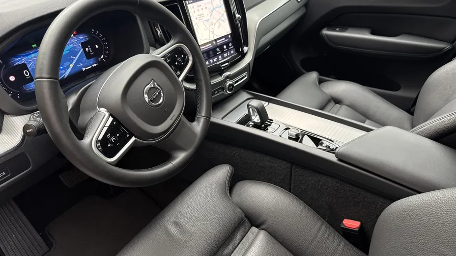 VOLVO XC60 XC60 B5 B AWD Plus Dark aut