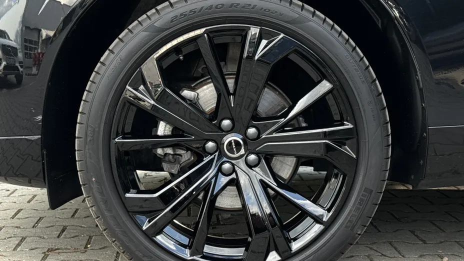 VOLVO XC60 XC60 B5 B AWD Plus Black Edition aut