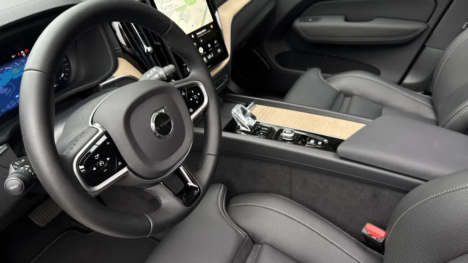 VOLVO XC60 XC60 B5 B AWD Ultra Bright aut