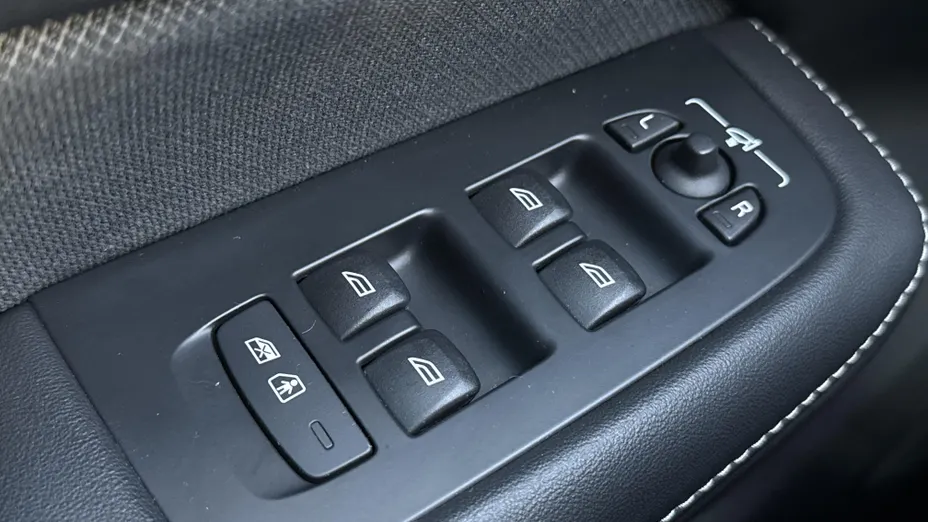VOLVO V60 V60 B4 D Plus Dark aut