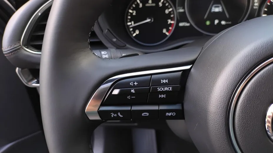 MAZDA 3 3 2.0 mHEV AWD Homura aut