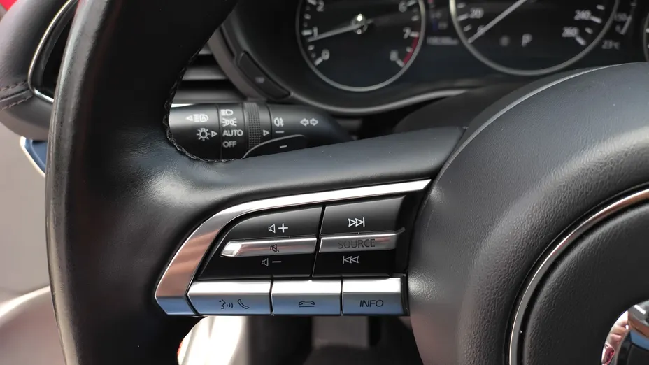MAZDA 3 3 2.0 mHEV Kanjo aut