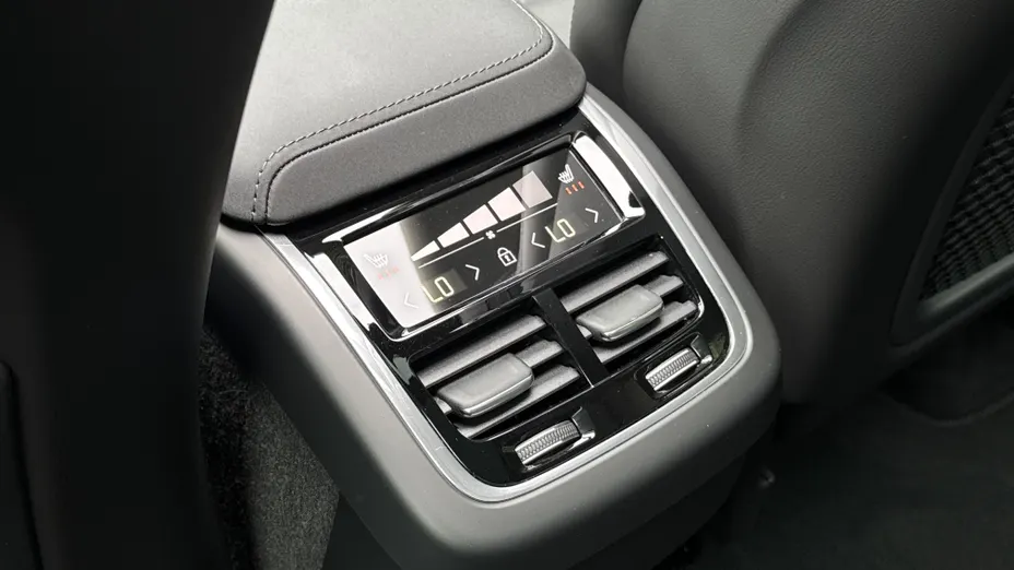 VOLVO XC60 XC60 B5 B AWD Ultra Bright aut
