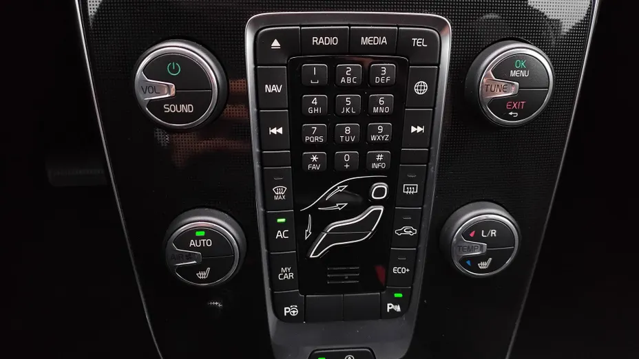 VOLVO V40 Cross Country V40 CC T3 Drive-E Summum aut