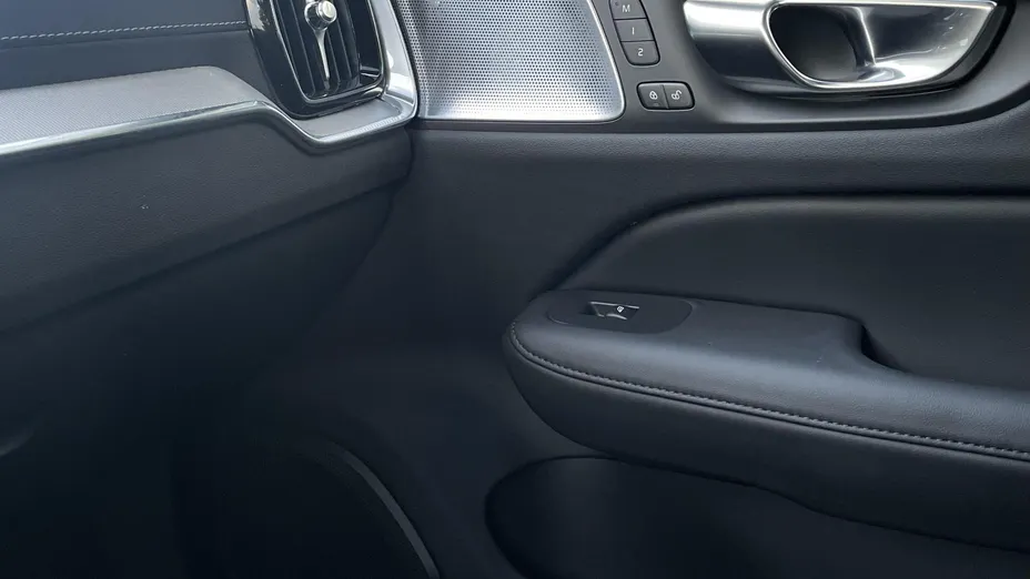 VOLVO V60 V60 T6 AWD Plug-In Hybrid Ultra Dark aut