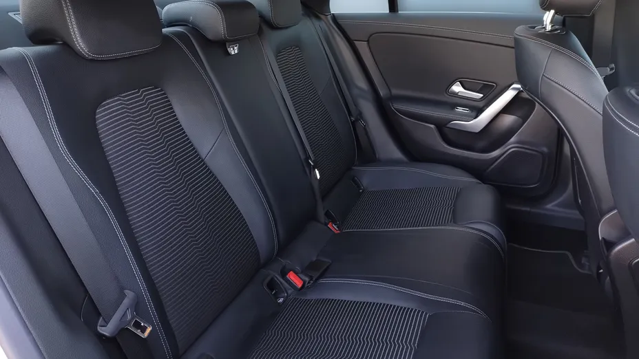 MERCEDES-BENZ CLA CLA 200 7G-DCT