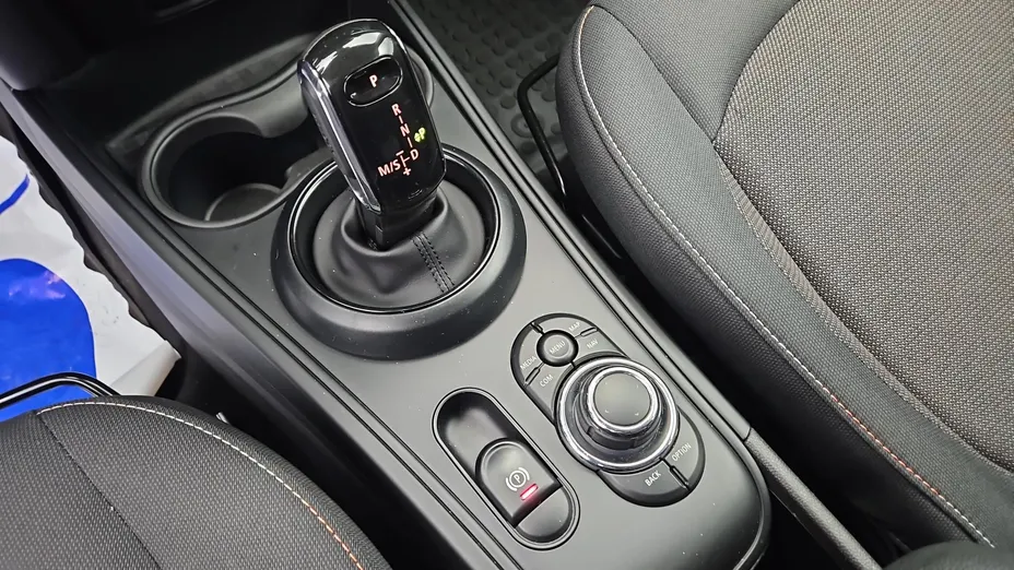 MINI [BMW] Countryman Cooper D aut