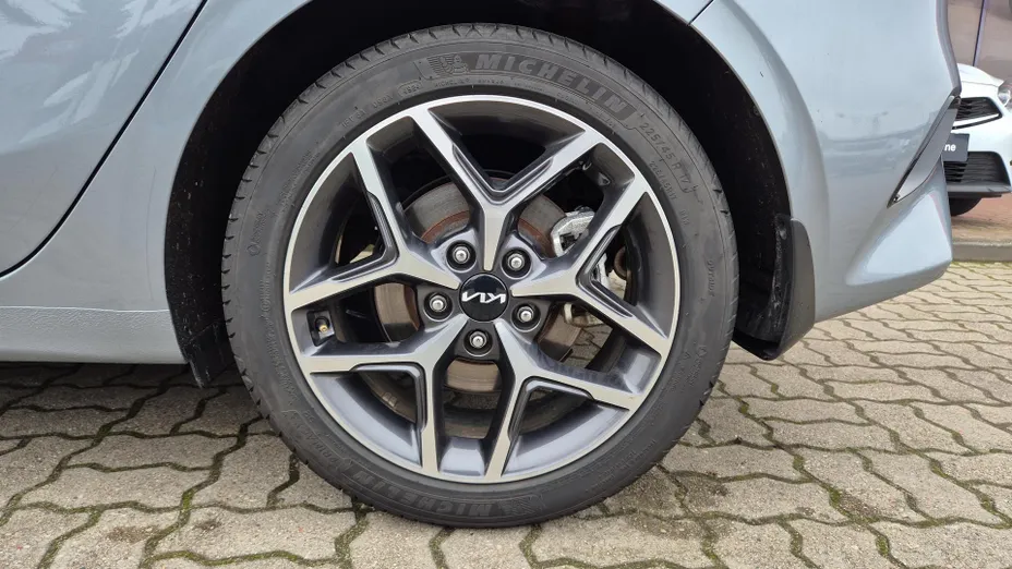 KIA Cee'd Ceed 1.5 T-GDI Tribute DCT