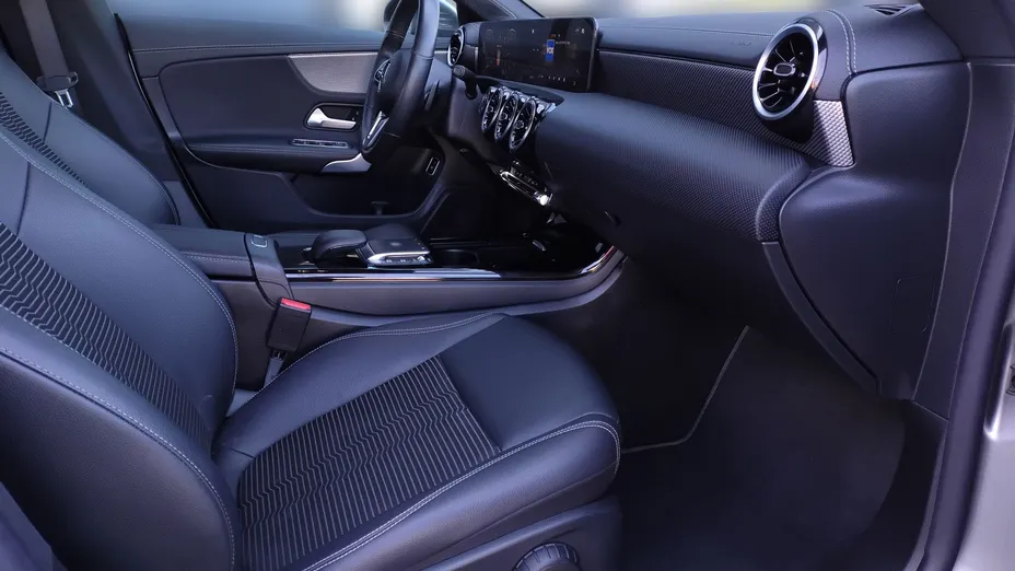 MERCEDES-BENZ CLA CLA 200 7G-DCT