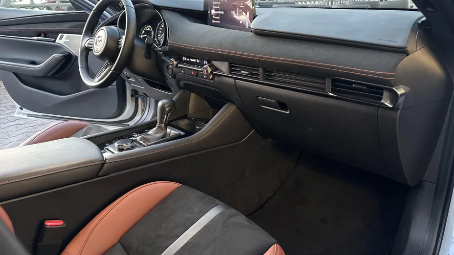 MAZDA 3 3 2.0 mHEV Nagisa aut
