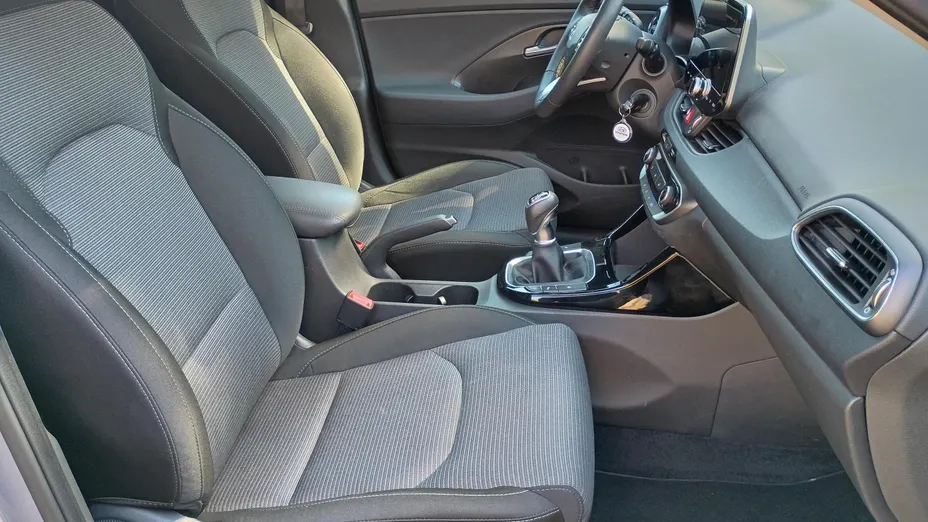 HYUNDAI i30 i30 1.5 DPI Pure