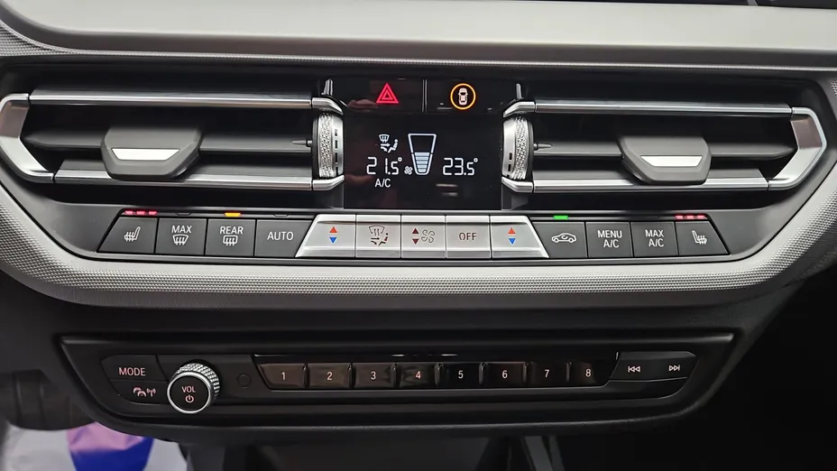 BMW Seria 2 216d Advantage aut