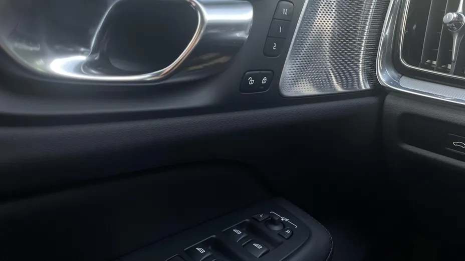 VOLVO V60 V60 T6 AWD Plug-In Hybrid Ultra Dark aut