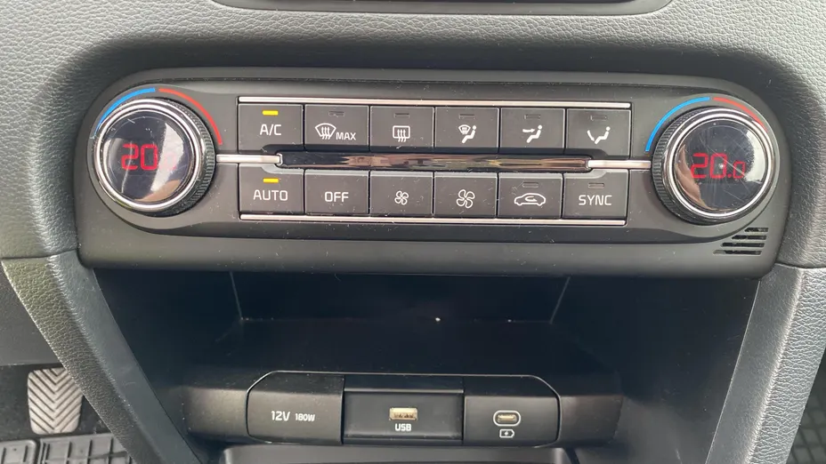 KIA Cee'd Ceed 1.5 T-GDI M